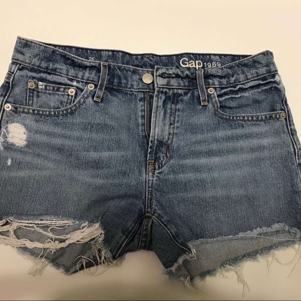 Gap shorts size 26